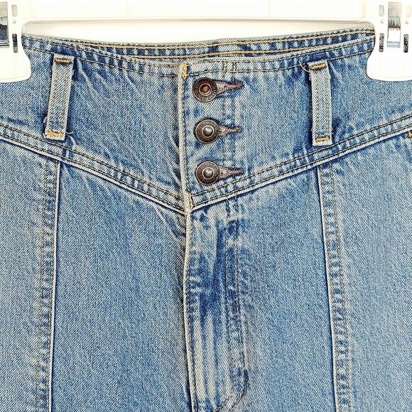 ABERCROMBIE & FITCH  Light Wash Cropped Mom Jeans Size 2R/26 Button Fly Raw Hem - Picture 10 of 13